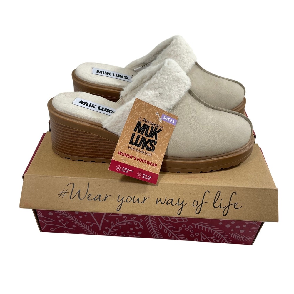 NIB Muk Luks Women's Sophia Mule Natural Faux Suede Wedge Clogs Size 9.5